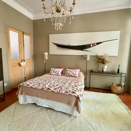 Divine Idylle Luxe 3 Chambres, Terrasse 130m2, Jacuzzi, Clim Plein Centre