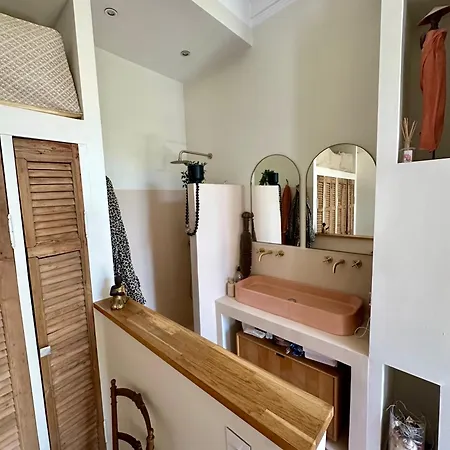Apartment Divine Idylle Luxe 3 Chambres, Terrasse 130m2, Jacuzzi, Clim Plein Centre Aix-en-Provence
