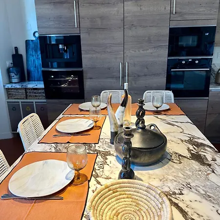 Divine Idylle Luxe 3 Chambres, Terrasse 130m2, Jacuzzi, Clim Plein Centre * Aix-en-Provence