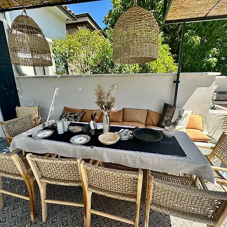 Divine Idylle Luxe 3 Chambres, Terrasse 130m2, Jacuzzi, Clim Plein Centre Apartment
